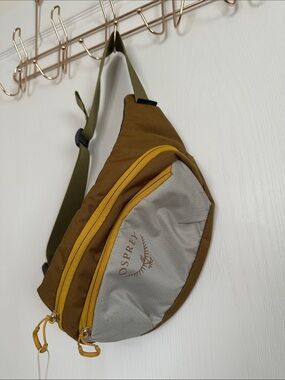 Osprey Olive & Gray Waist Pack with Yellow Accents
